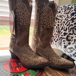 Laredo Dark Brown Embroidered Heeled Boots